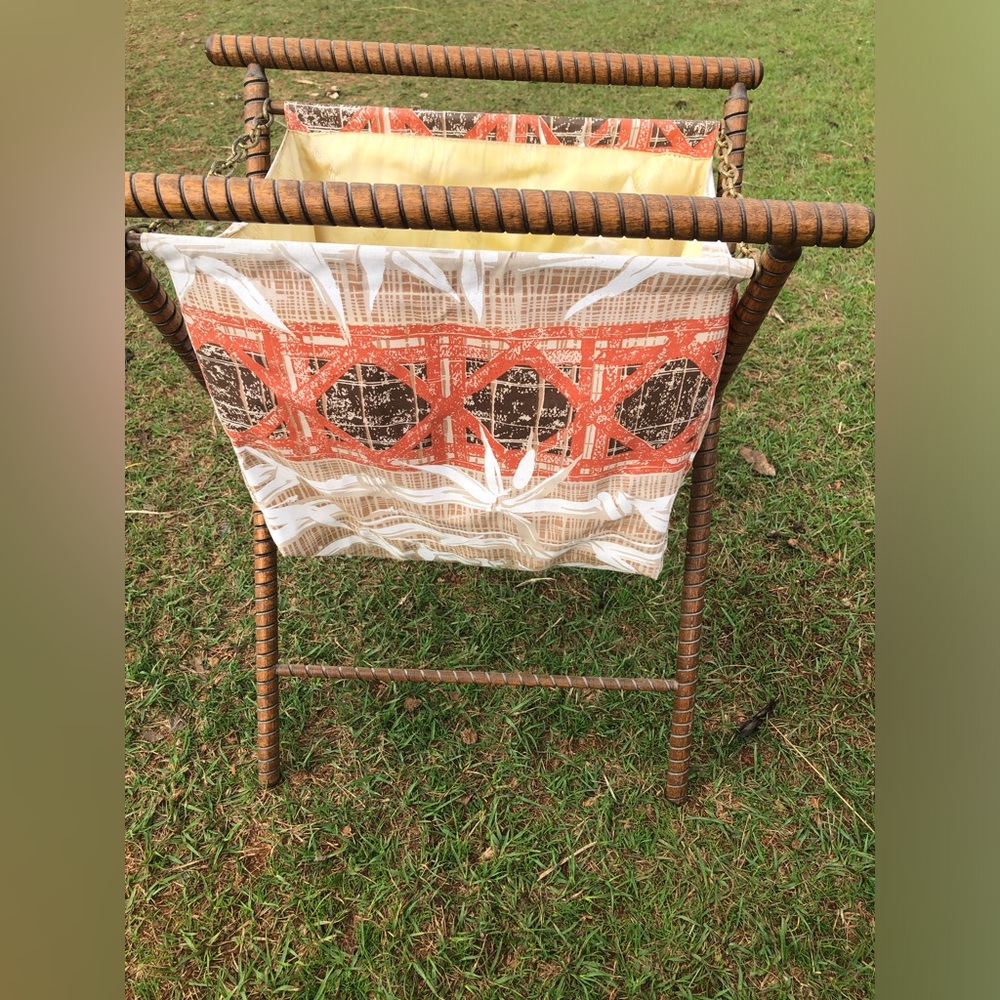 Vintage MCM Folding Stand Up Knitting Craft Sewing Yarn Basket Organizer Granny